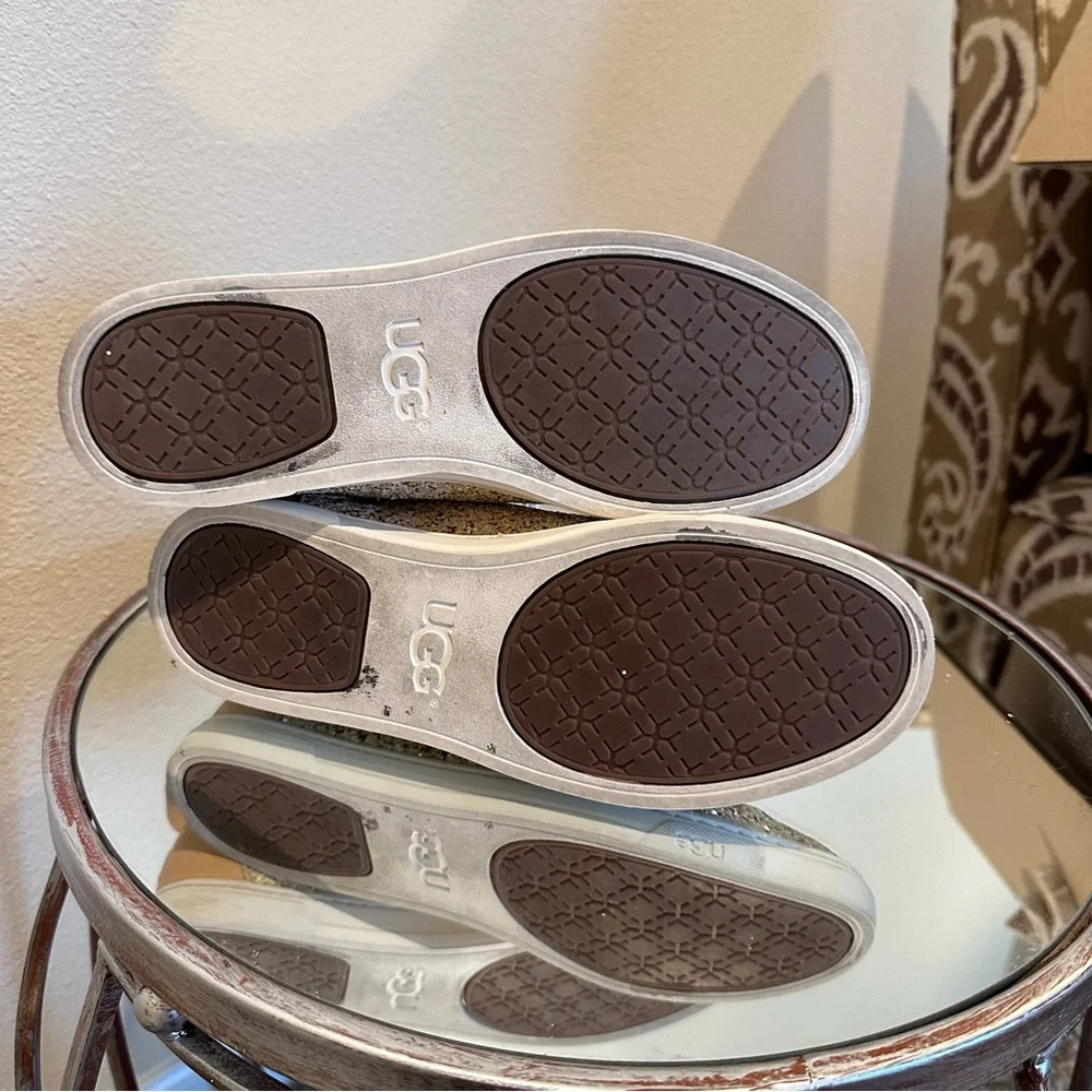 UGG- Karine Chunky Glitter Gold Sneakers, size 7.5 - Picture 9 of 9